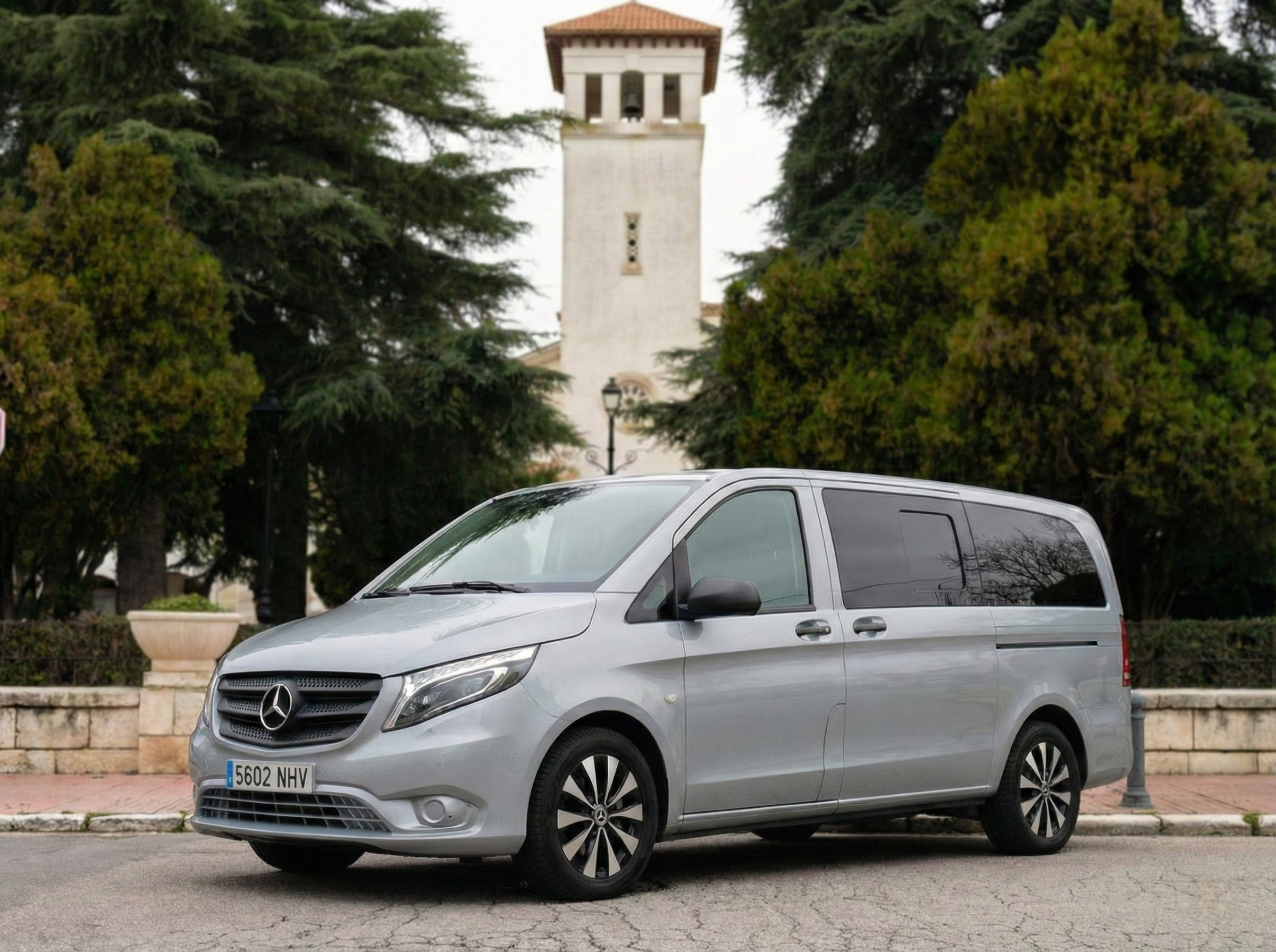 Taxi Seseña en la iglesia de Seseña Nuevo